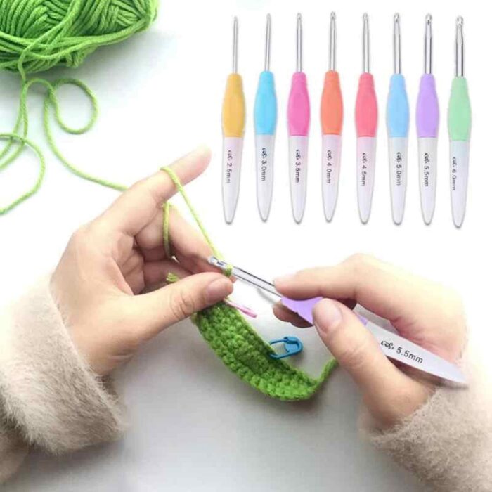 8 Pcs Crochet Hooks Set, with a soft handle, Ergonomic Crochet Hooks with Case for Arthritic Hands, Size 2.5mm to 6mm